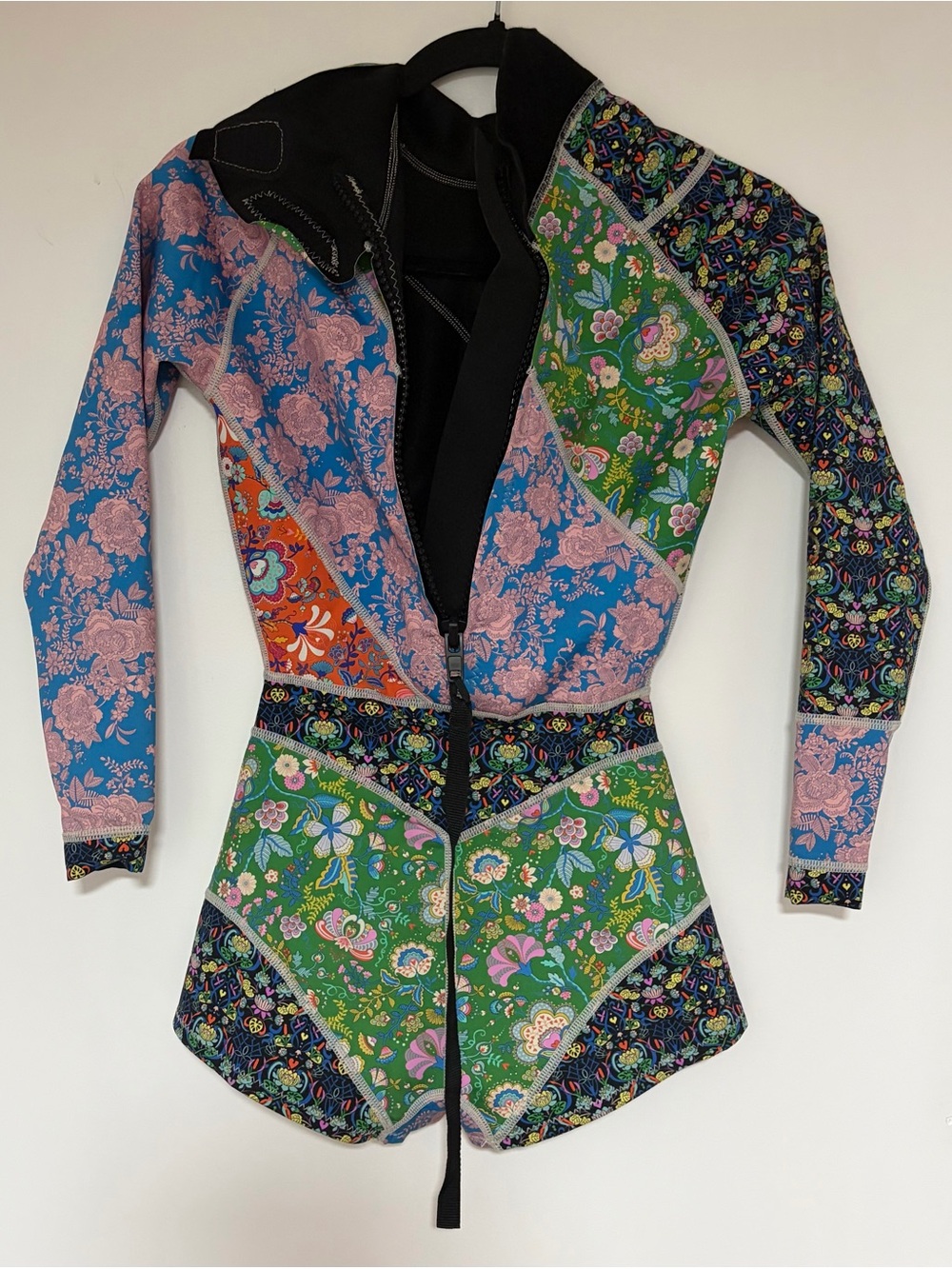 Cynthia Rowley Women’s Daybreak Floral Wetsuit Size XS - Picture 5 of 13